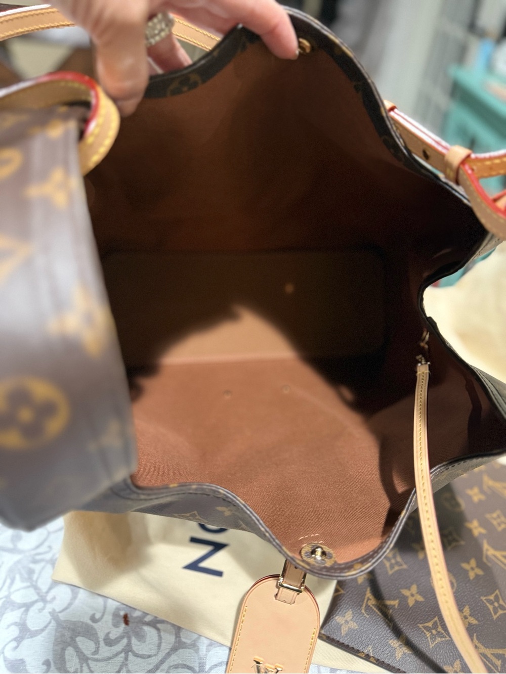 Louis Vuitton Monogram Canvas Hobo Shoulder Bag in Brown and Natural - Picture 7 of 16